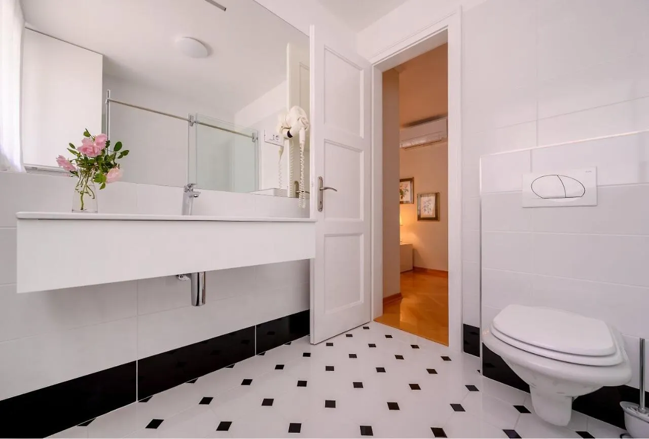 Palace Schoen Milesi Bed and Breakfast Σπλιτ Κροατία