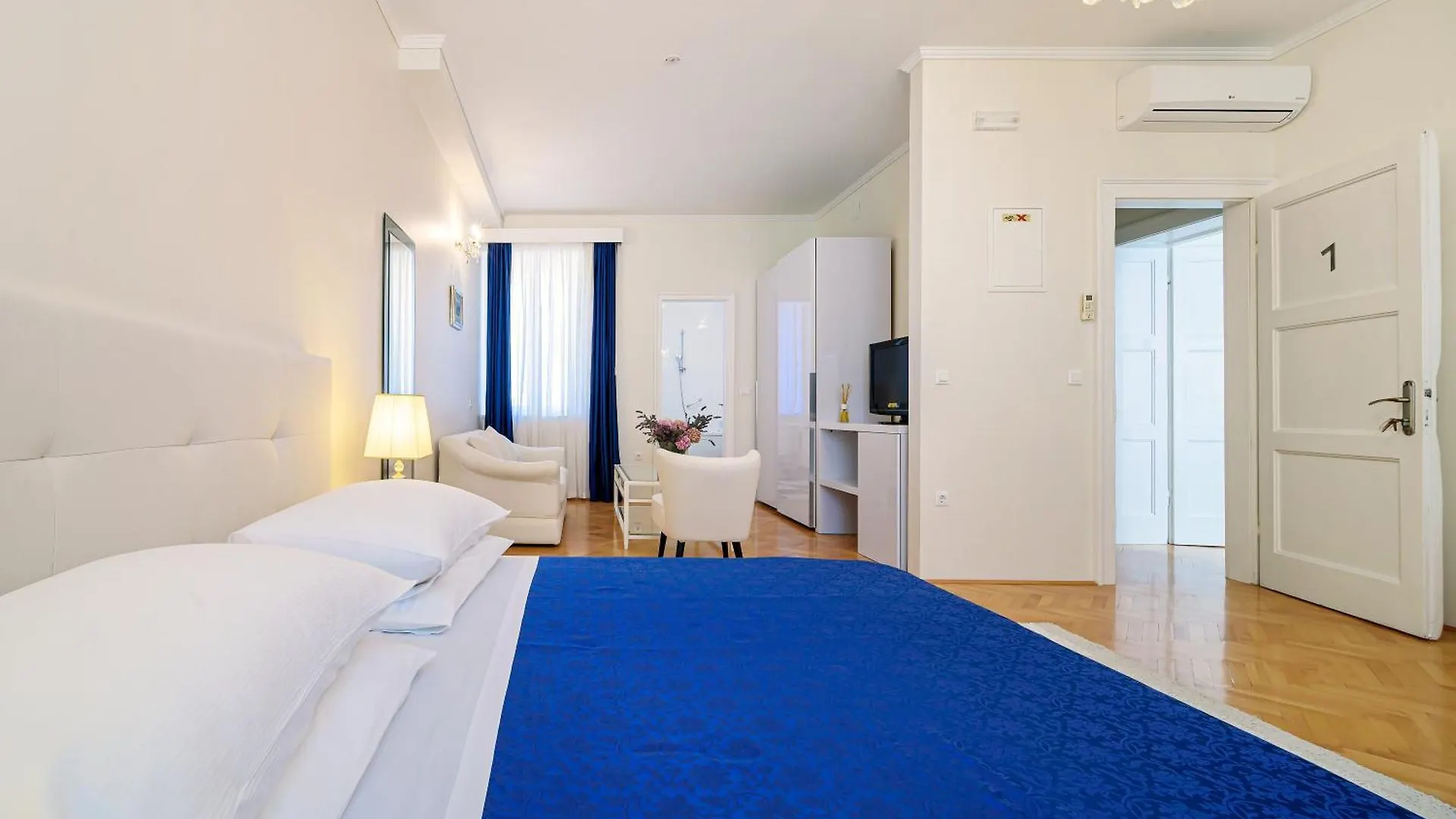 Palace Schoen Milesi Bed and Breakfast Σπλιτ